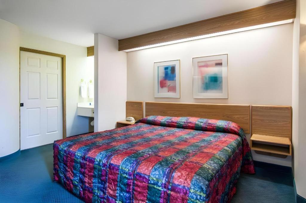 Rodeway Inn Salem Exteriör bild
